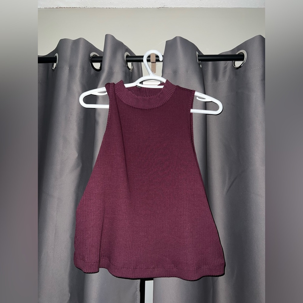 NWT XL Sleeveless Burgundy Crop Turtleneck Tank from Old Navy
